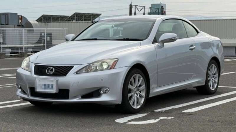 LEXUS IS