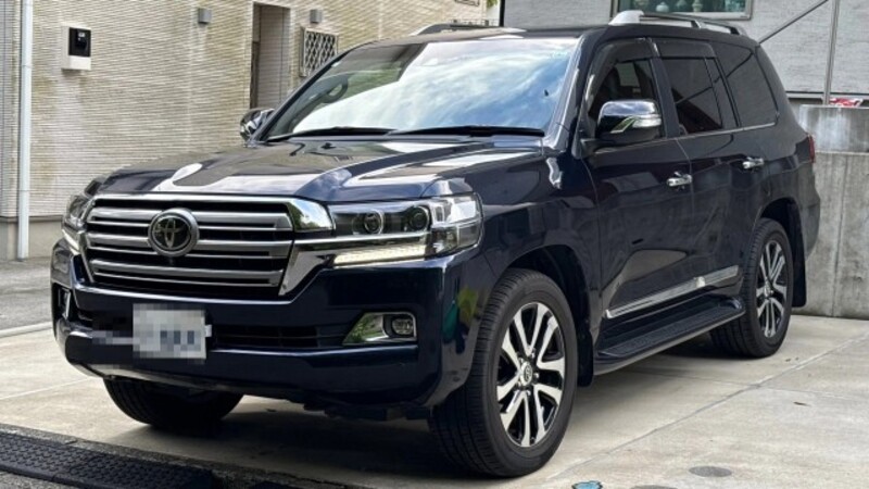 TOYOTA LAND CRUISER