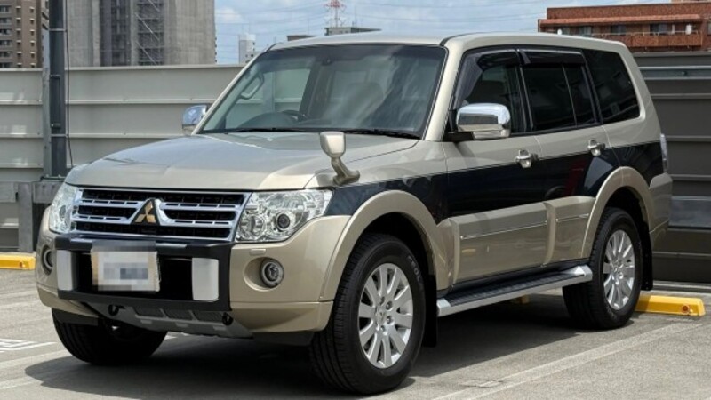 MITSUBISHI PAJERO