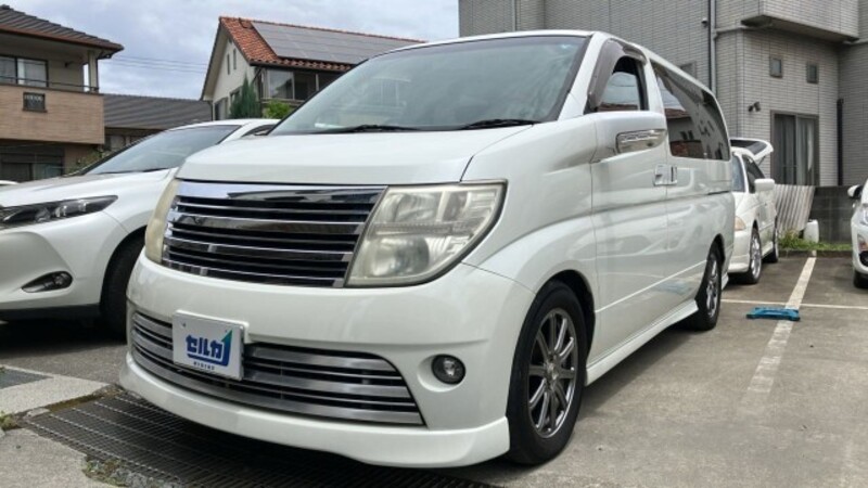 NISSAN ELGRAND