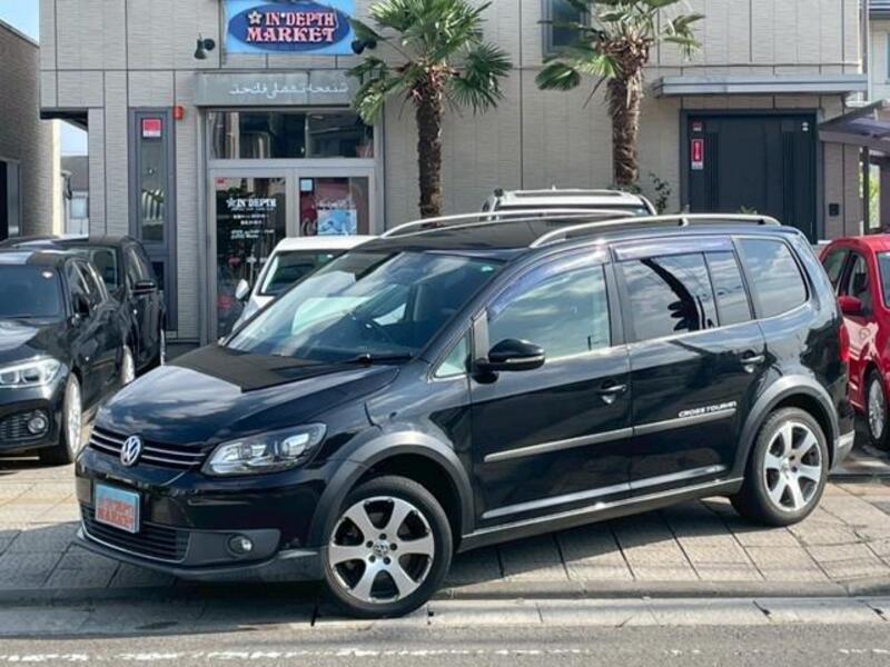 VOLKSWAGEN GOLF TOURAN