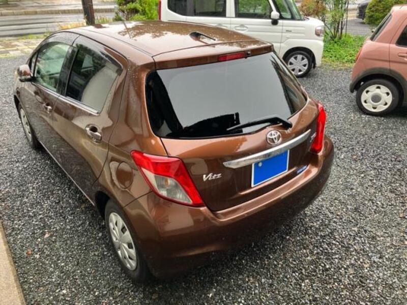 TOYOTA VITZ
