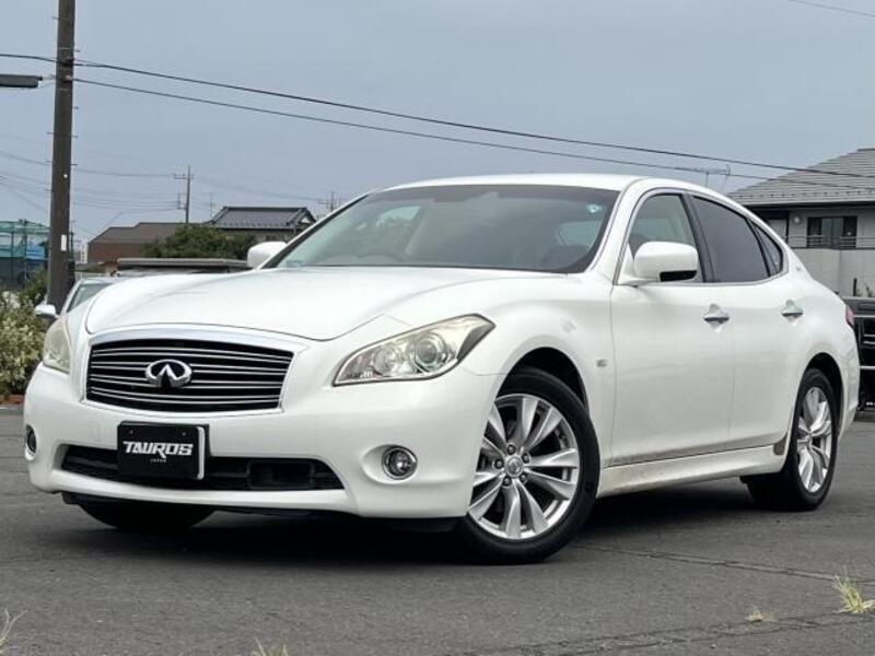 NISSAN FUGA