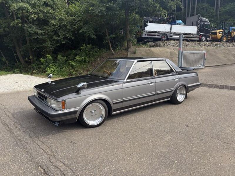TOYOTA CRESTA