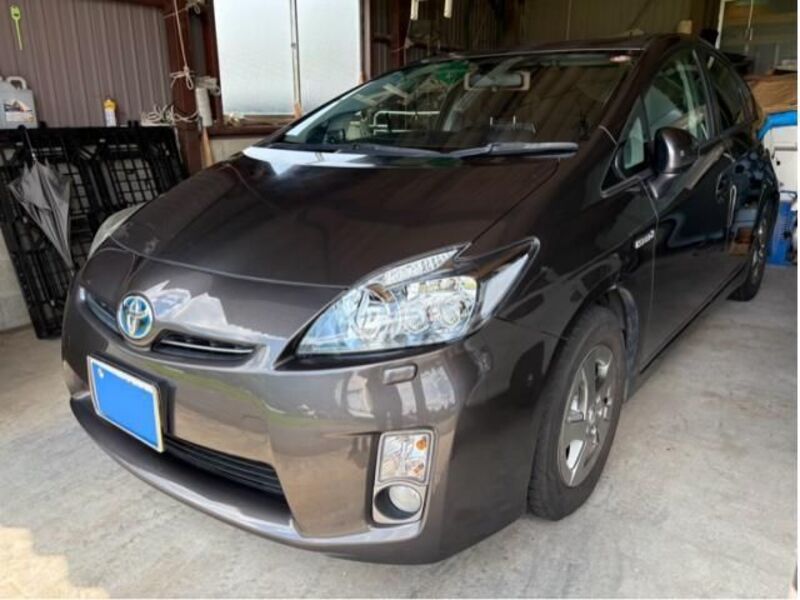 TOYOTA PRIUS