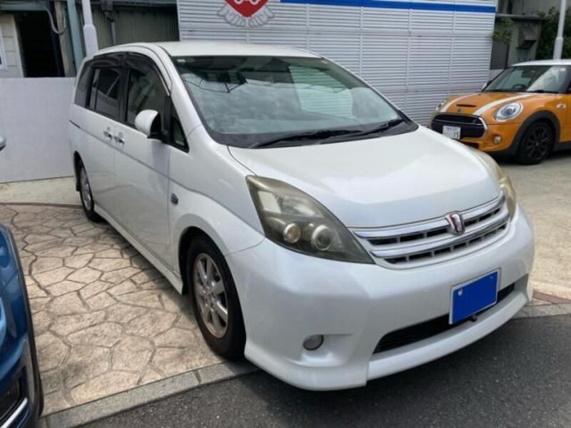 TOYOTA ISIS