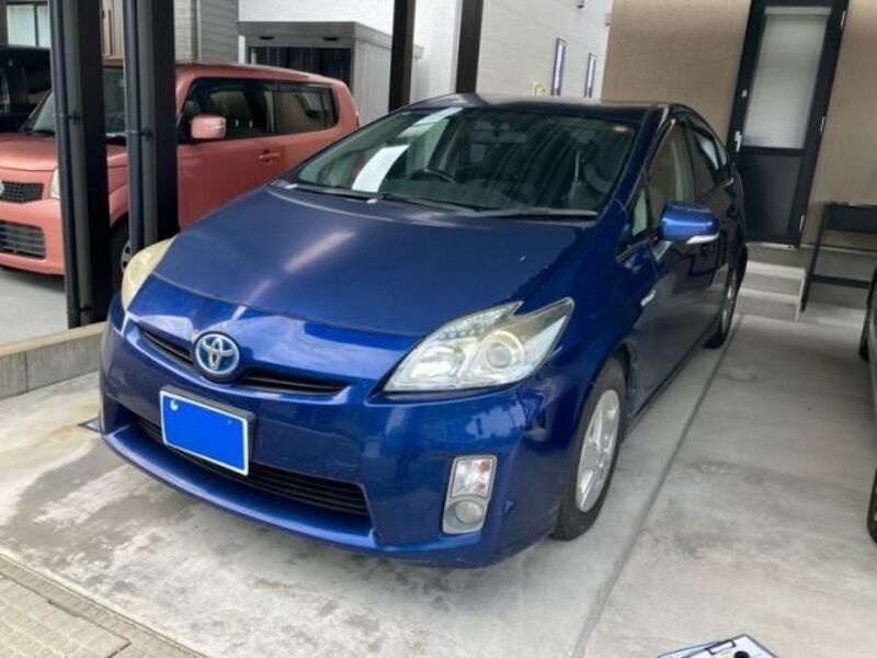 TOYOTA PRIUS