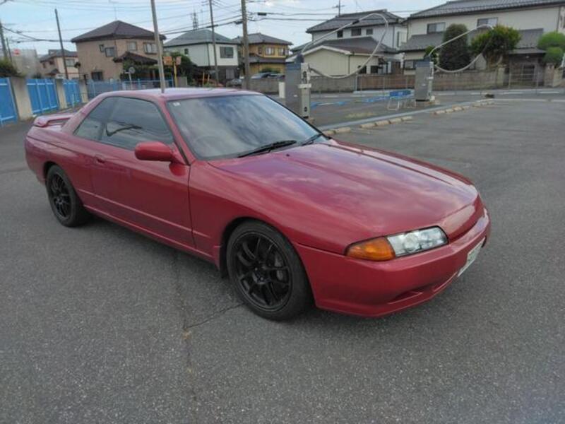 NISSAN SKYLINE