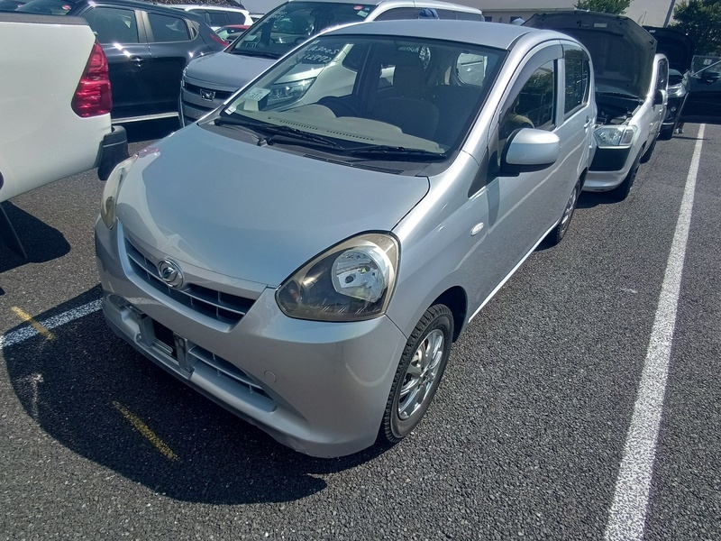 DAIHATSU Mira Es