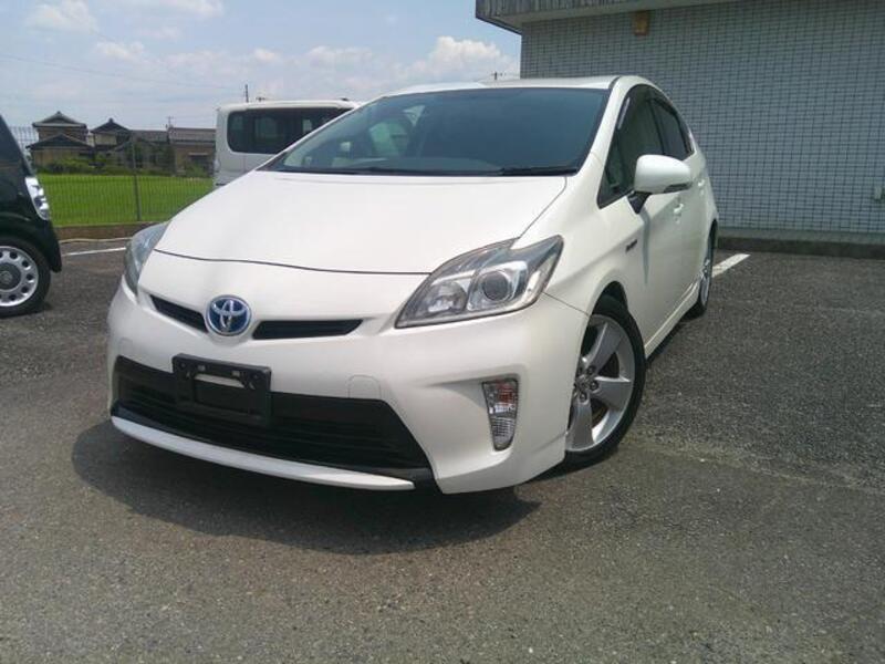 TOYOTA PRIUS