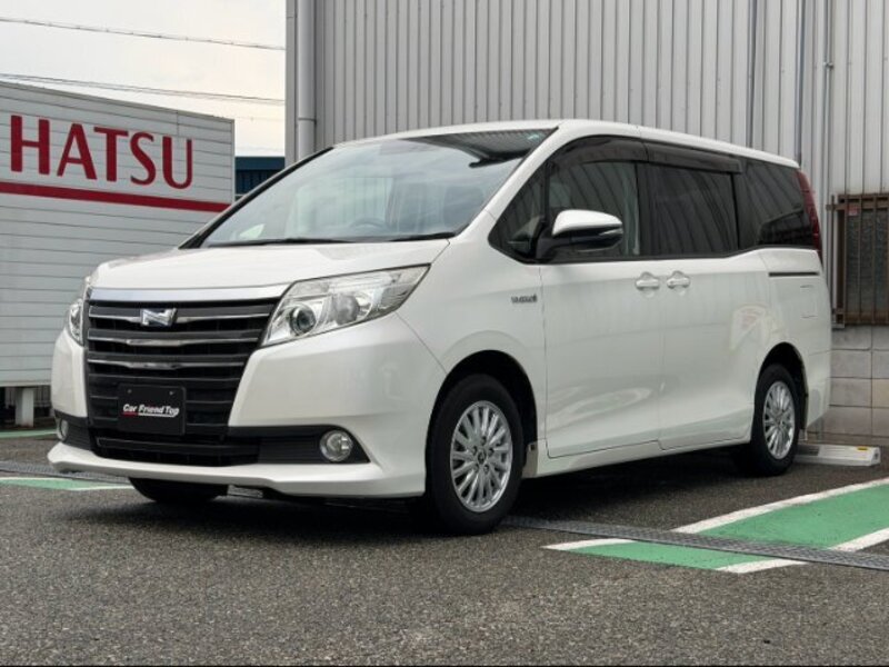 TOYOTA NOAH