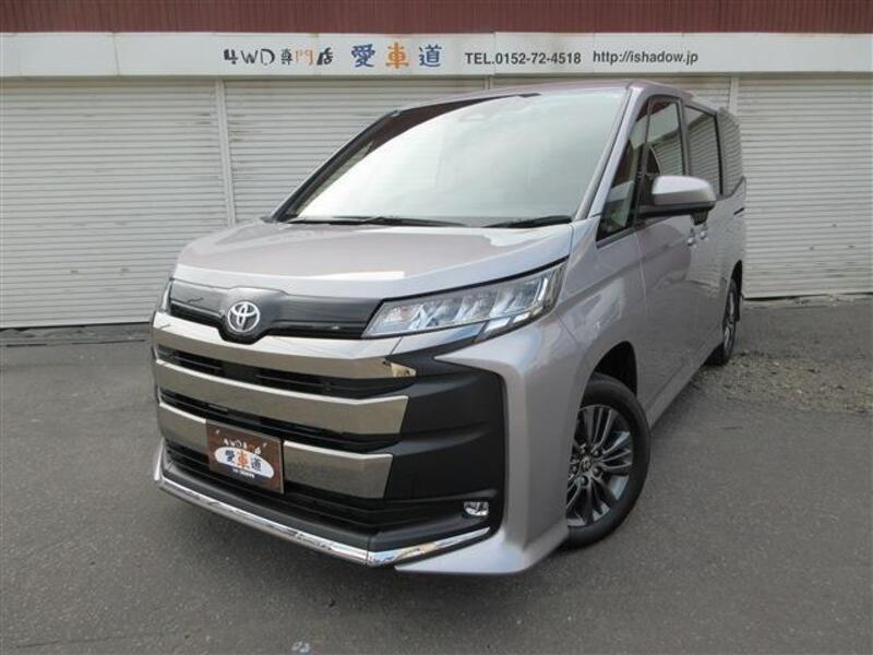 TOYOTA NOAH