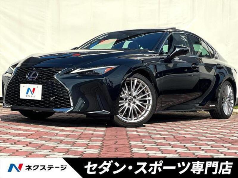 LEXUS IS