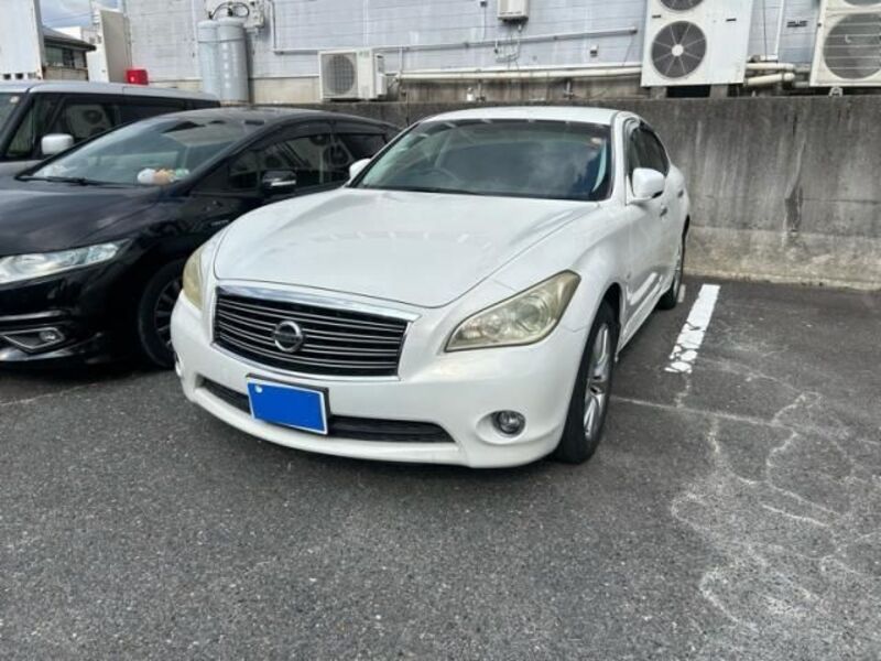 NISSAN FUGA