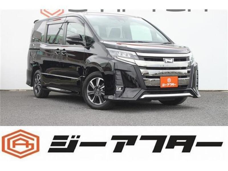 TOYOTA NOAH