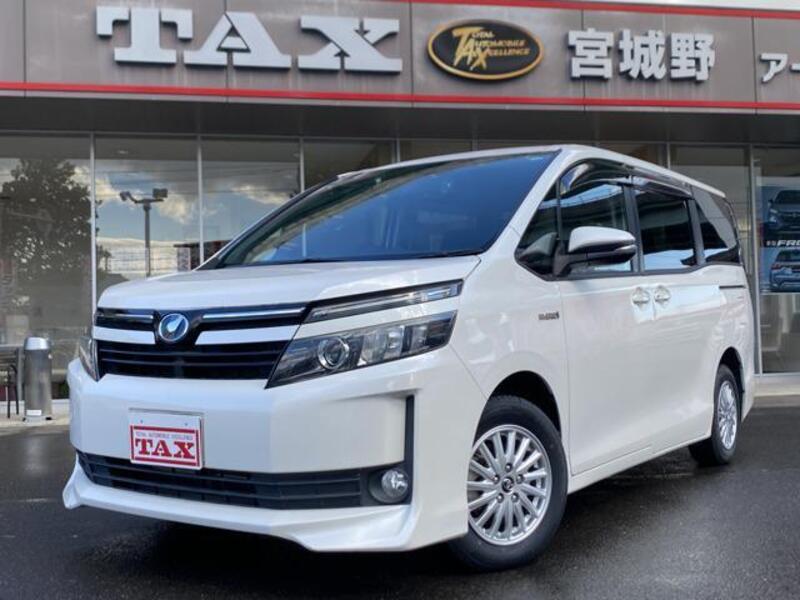 TOYOTA VOXY