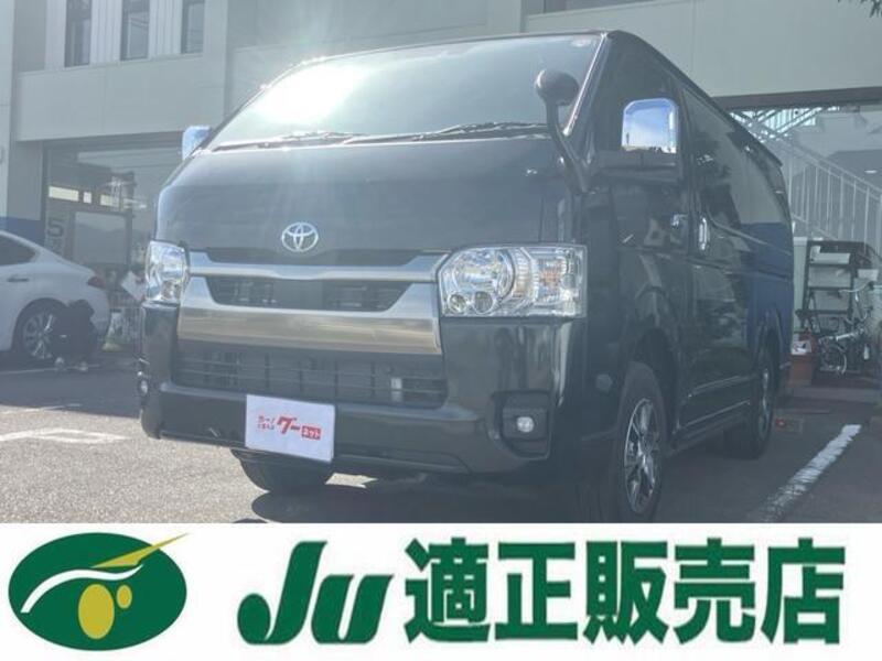 TOYOTA HIACE VAN