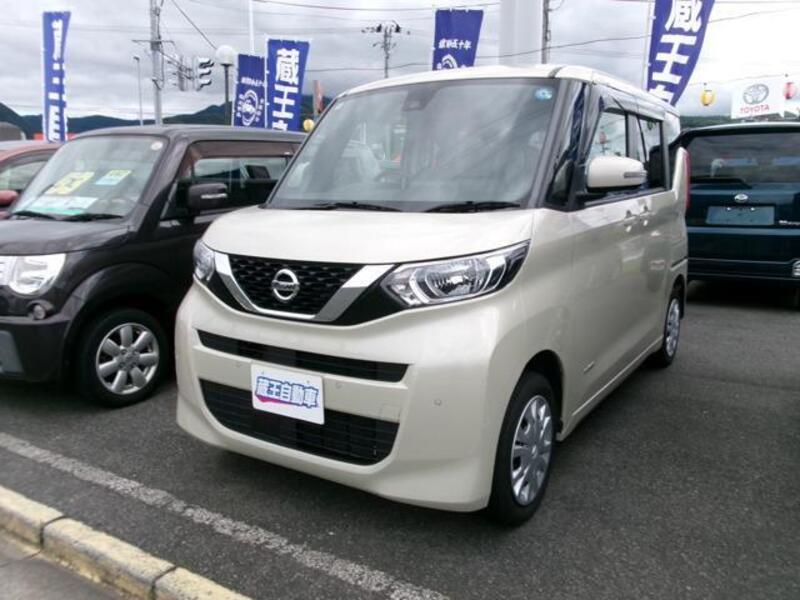 NISSAN ROOX