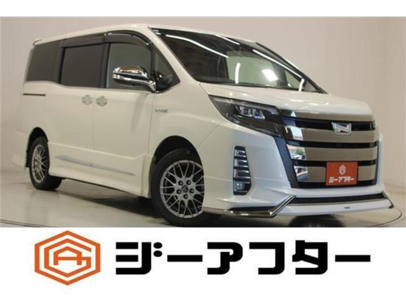 TOYOTA NOAH