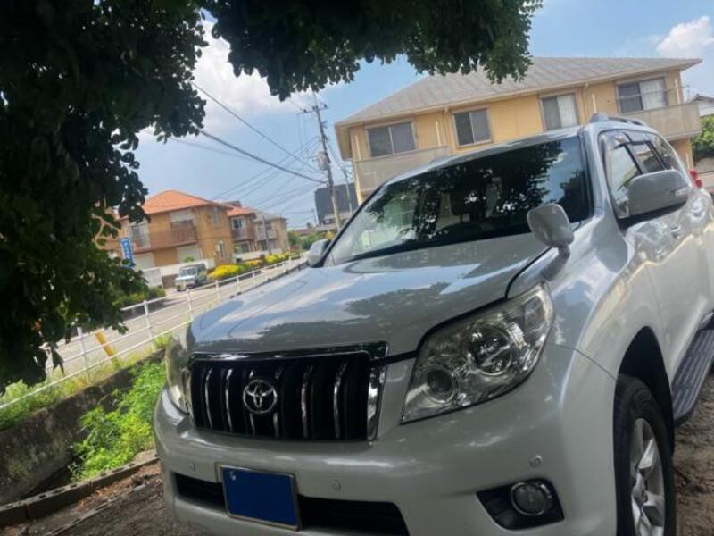 TOYOTA LAND CRUISER PRADO
