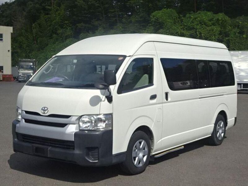 TOYOTA HIACE