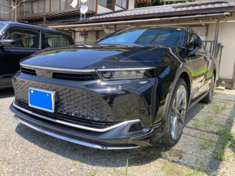 TOYOTA CROWN CROSSOVER