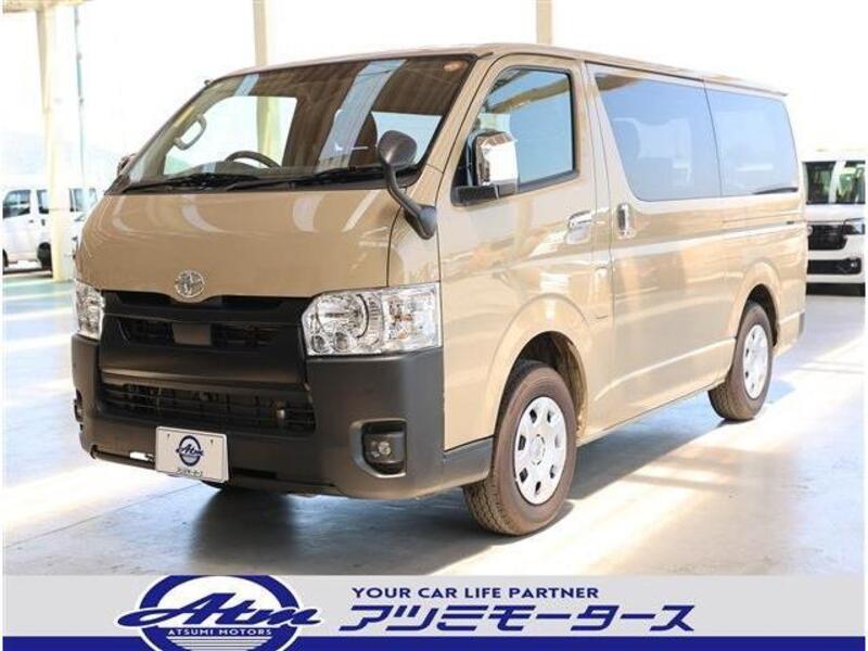 TOYOTA HIACE VAN