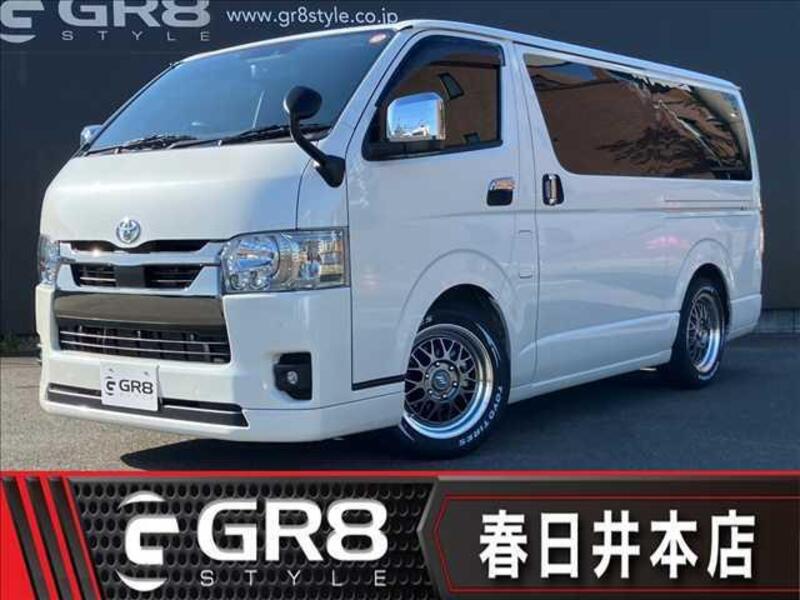 TOYOTA HIACE VAN