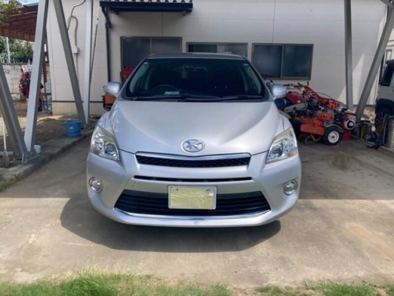TOYOTA MARK X ZIO
