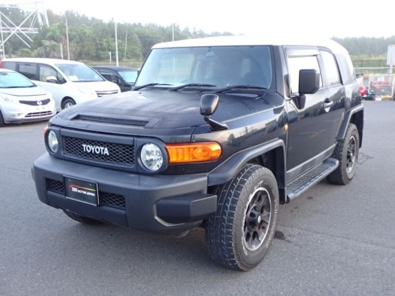 TOYOTA FJ CRUISER