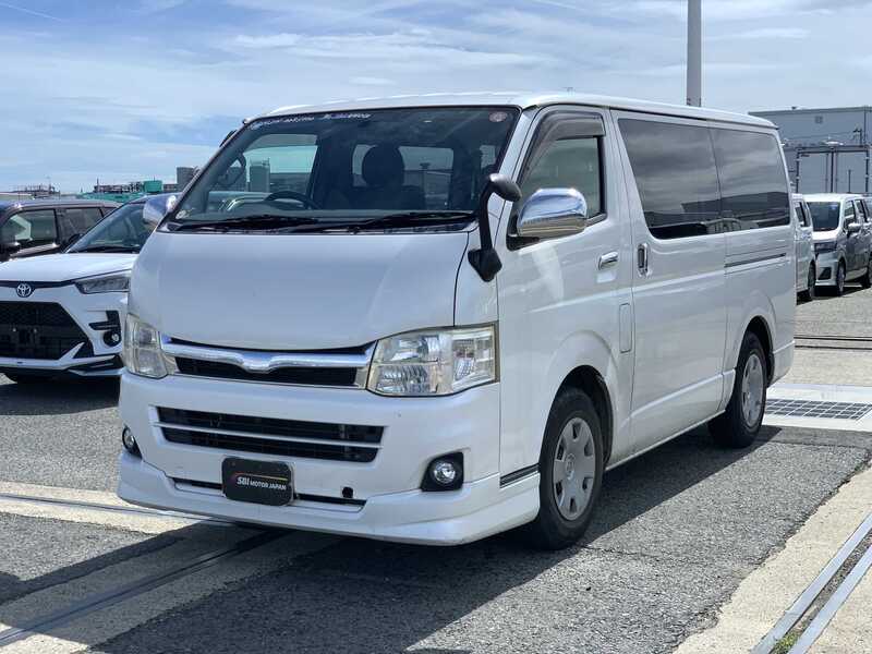 TOYOTA HIACE VAN