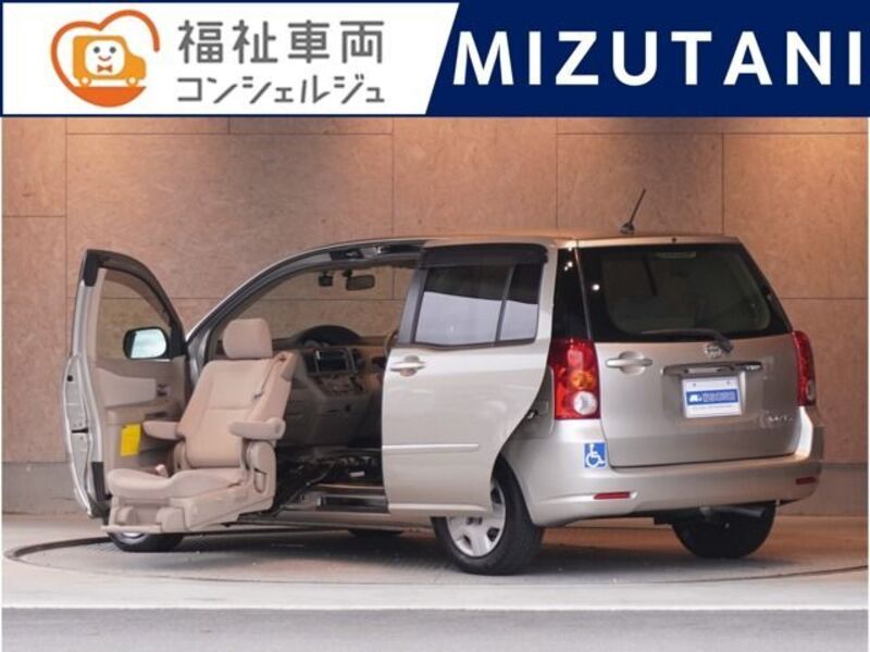 TOYOTA RAUM