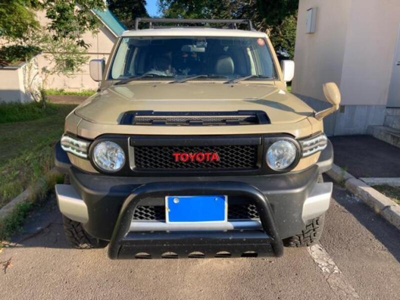 TOYOTA FJ CRUISER