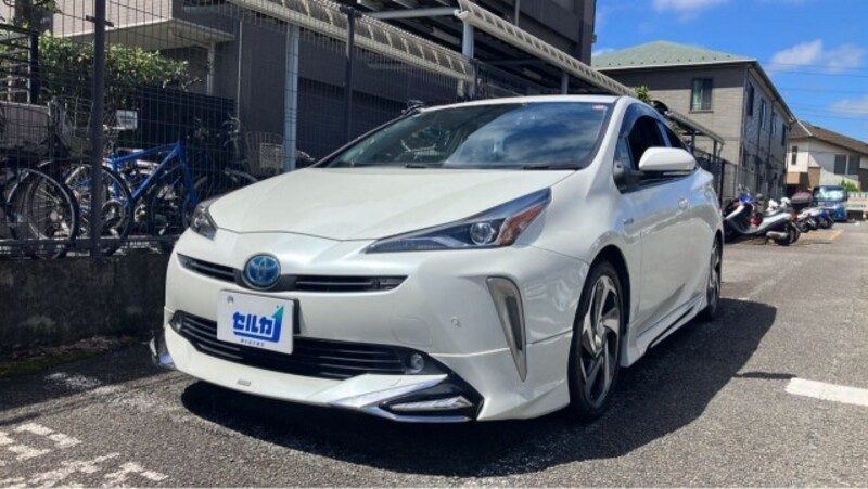 TOYOTA PRIUS
