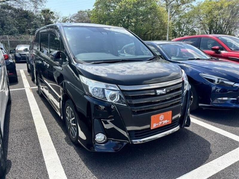 TOYOTA NOAH