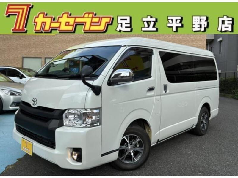 TOYOTA HIACE VAN