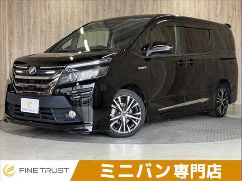 TOYOTA VOXY