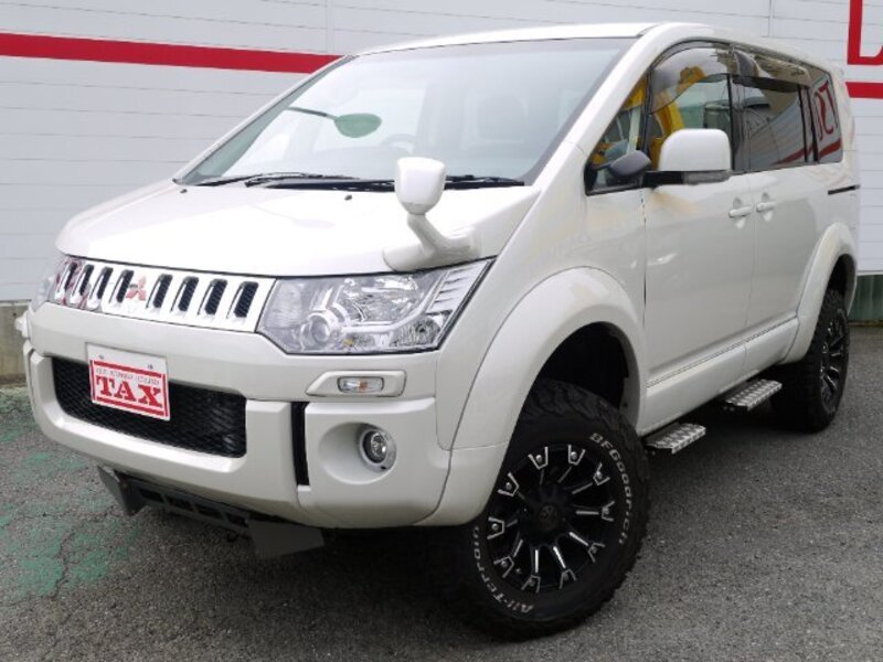 MITSUBISHI DELICA D5