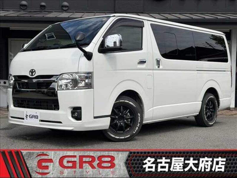 TOYOTA HIACE VAN