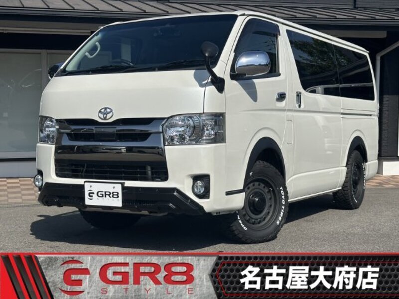 TOYOTA HIACE VAN