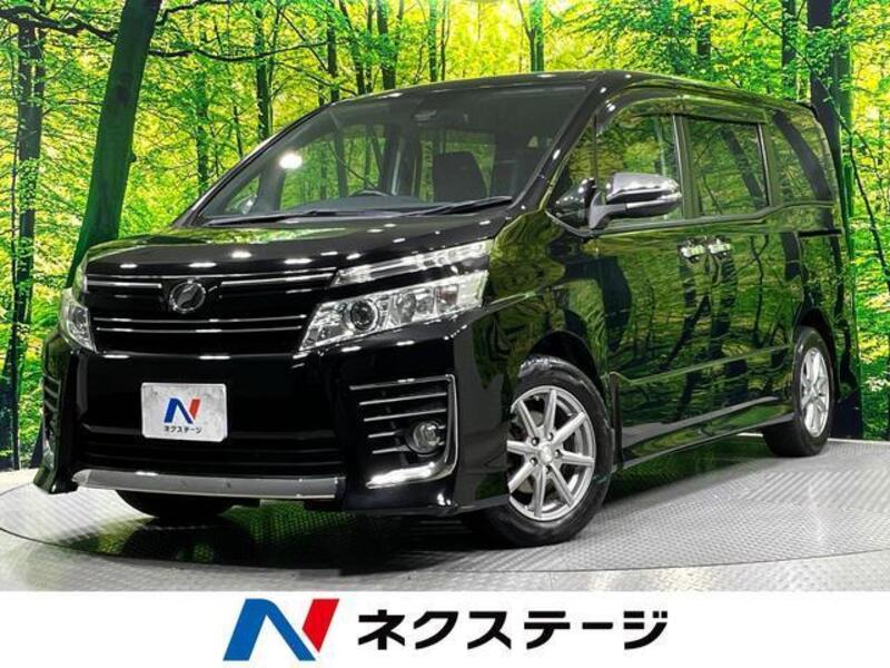 TOYOTA VOXY