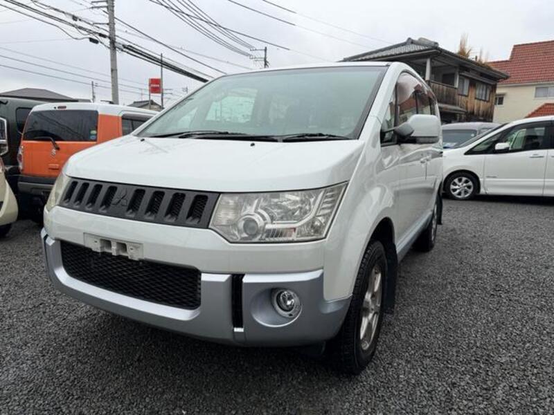 MITSUBISHI DELICA D5