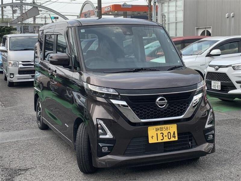NISSAN ROOX