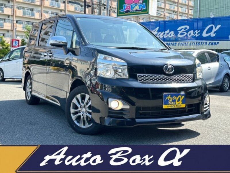 TOYOTA VOXY