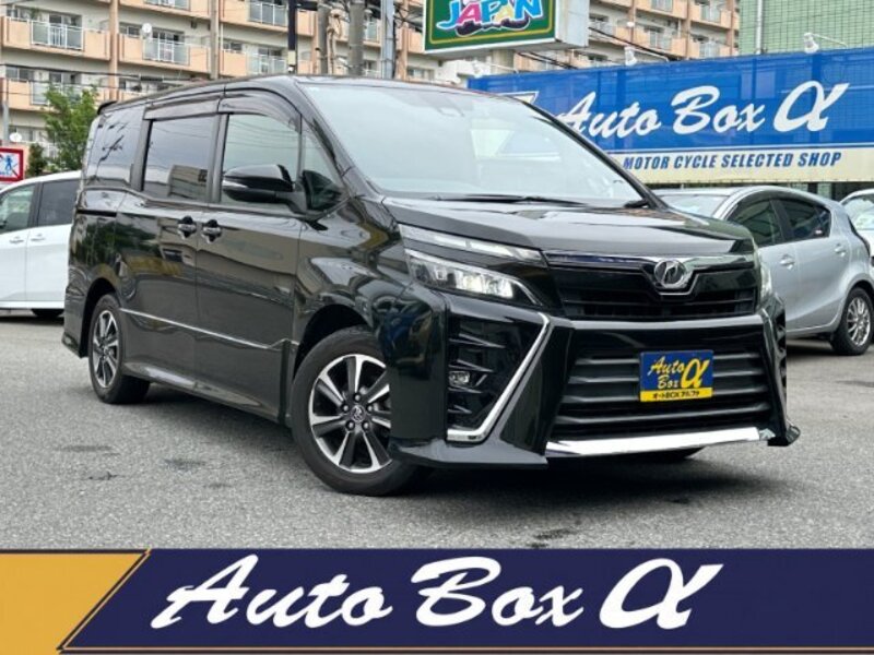 TOYOTA VOXY