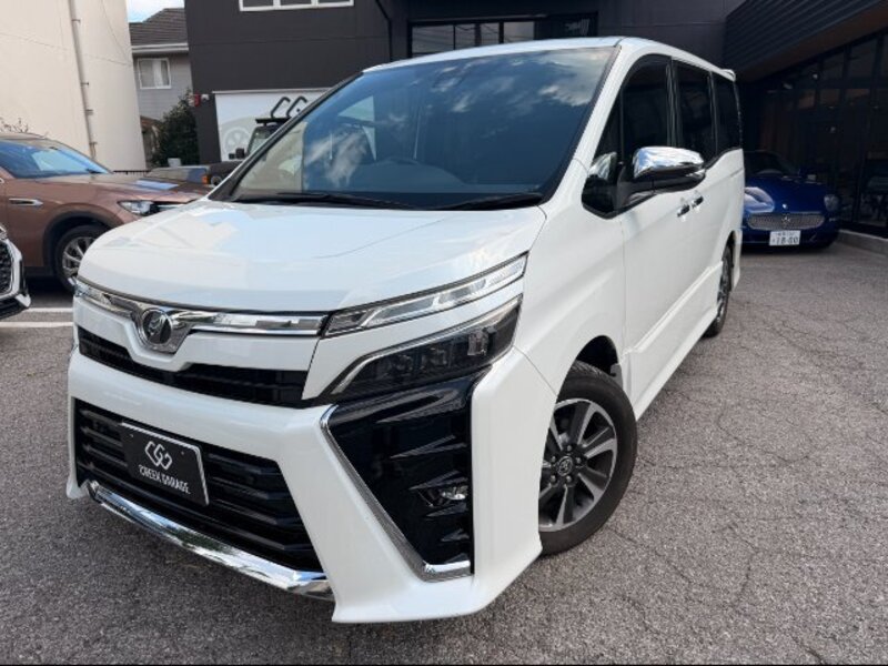 TOYOTA VOXY