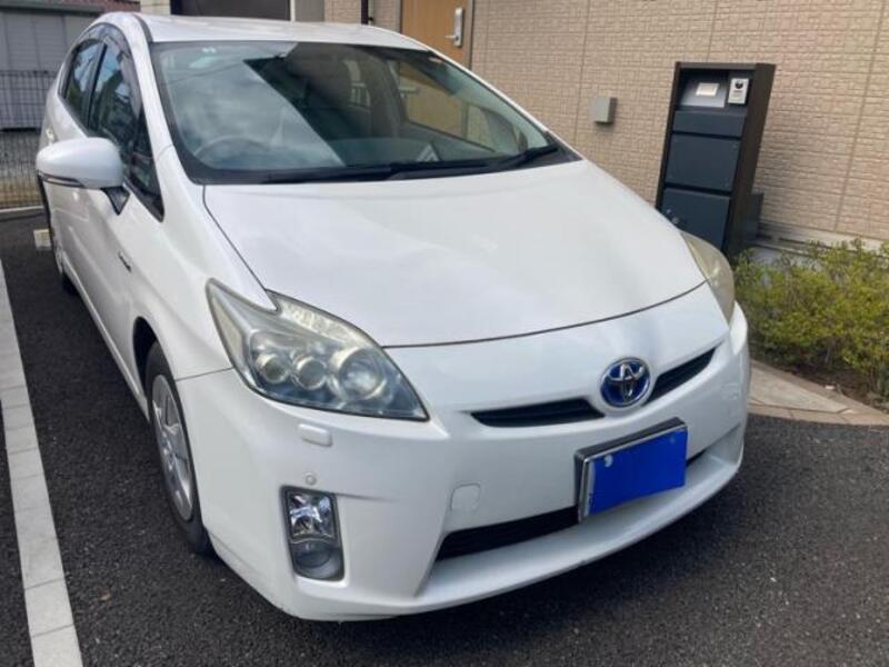 TOYOTA PRIUS