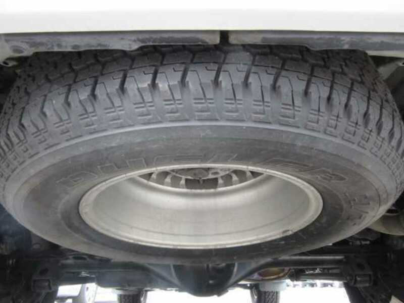 LAND CRUISER PRADO-24