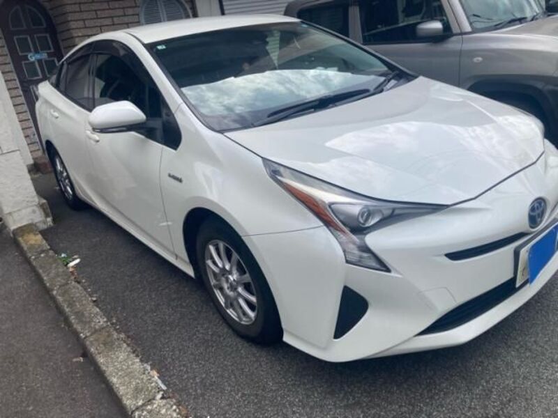 TOYOTA PRIUS