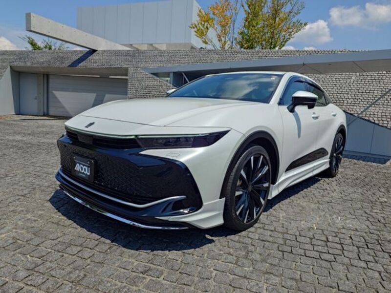 TOYOTA CROWN CROSSOVER
